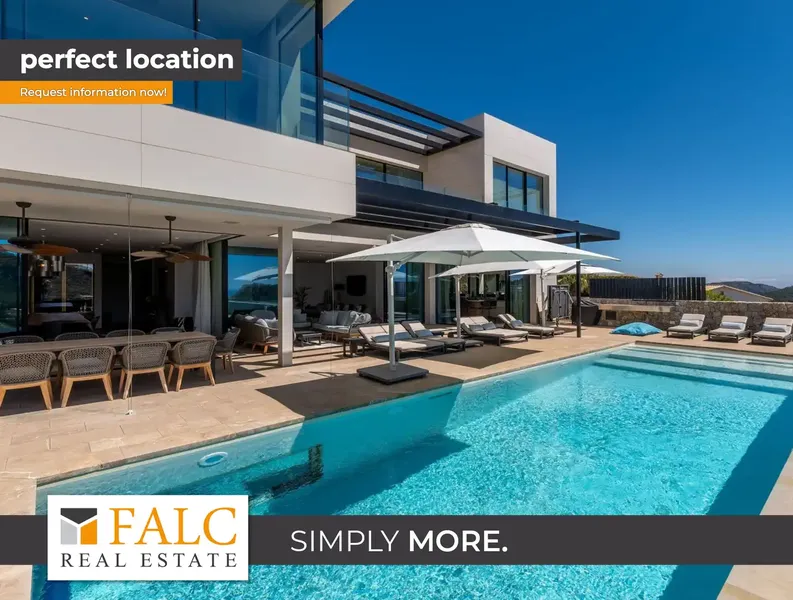 Welcome to an Unmatched Property: A Luxurious Villa That Will Take Your Breath Away. Nestled in an Exclusive Area, This Hideaway of 3,899 — photo 1