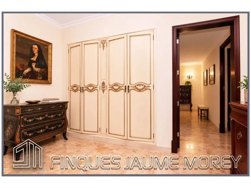 Incredible flat with spacious rooms creating a cozy and pleasant atmosphere — photo 3