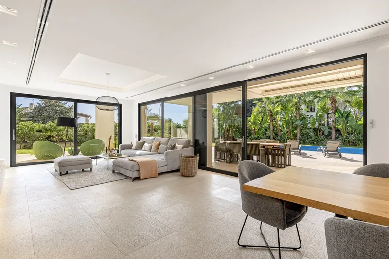 Exclusive luxury villa in modern architectural style in Santa Ponsa — photo 6