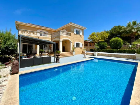 Elegant chalet for sale with views and pool in Sant Marçal — photo 3