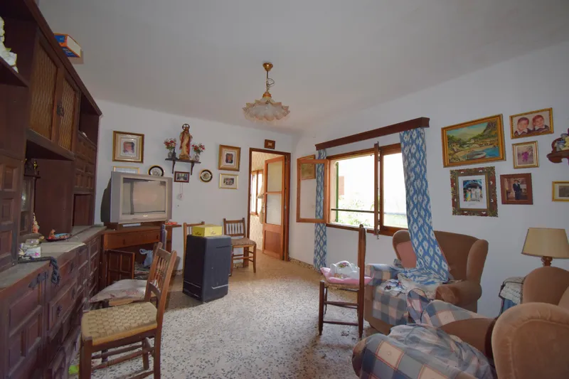 Traditional Mallorcan Property with Land and Great Renovation Potential in Sóller — photo 9