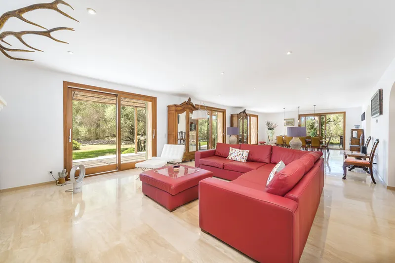 Co-Ownership Opportunity - 1/8 Share: Luxurious Villa with Holiday Rental Licence — photo 12