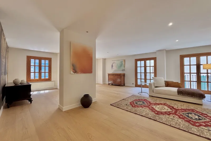 Elegant apartment with 2 parking spaces in the historic center of Palma — photo 6