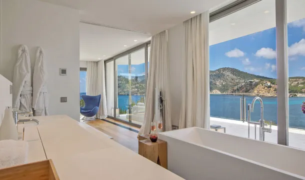 Seafront villa with private sea access in Camp de Mar — photo 6