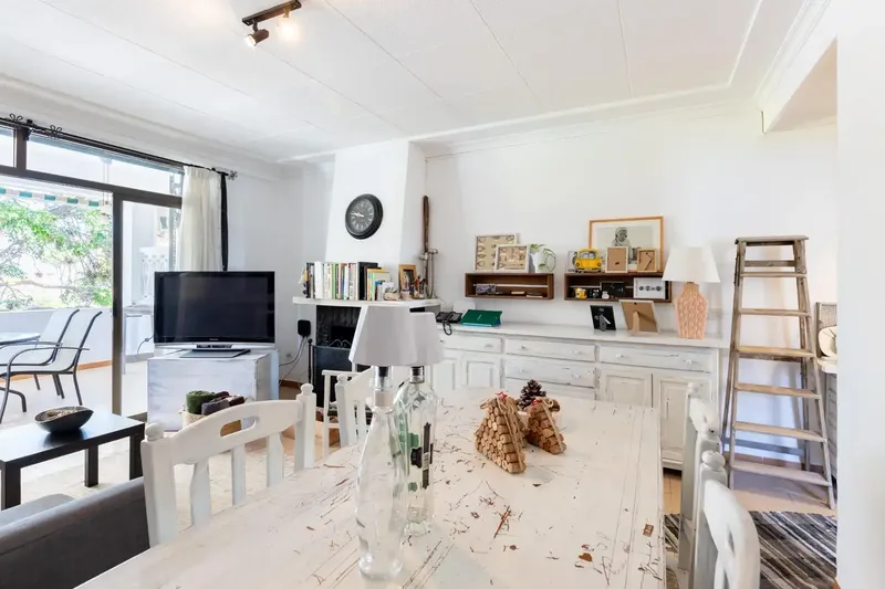 In one of the most sought-after locations in southwest Mallorca, right on the main avenue of El Toro, this bright home is located — photo 1