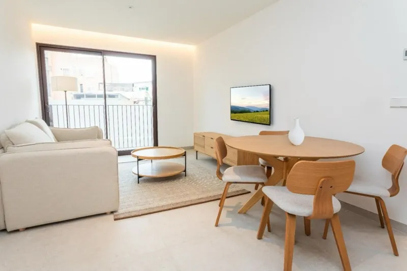 Luxury Living in Santa Catalina – Brand-New Designer Apartment with Pool & Gym — photo 2