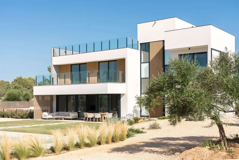 Light, Space & Luxury: Prestigious Designer Villa, Brand-New — photo 10