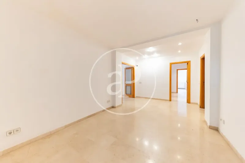 Piso con terraza en venta en Centre — photo 8