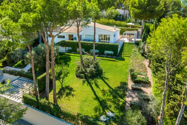 Stylish villa for sale close to the beach in Cala Vinyes, Southwest Mallorca — photo 7
