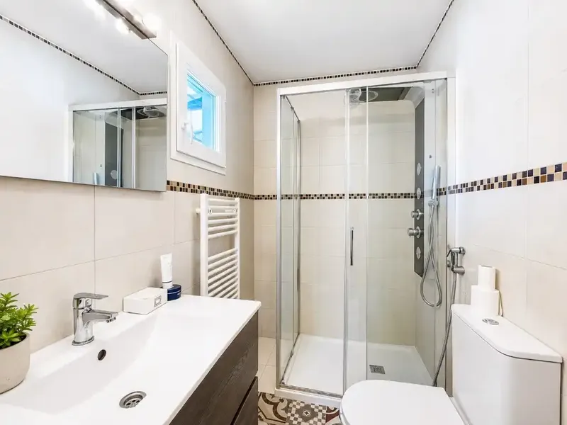 Located in Costa de la Calma, in the southwest of Mallorca, this beautiful renovated villa combines privacy, generous outdoor spaces and a — photo 11