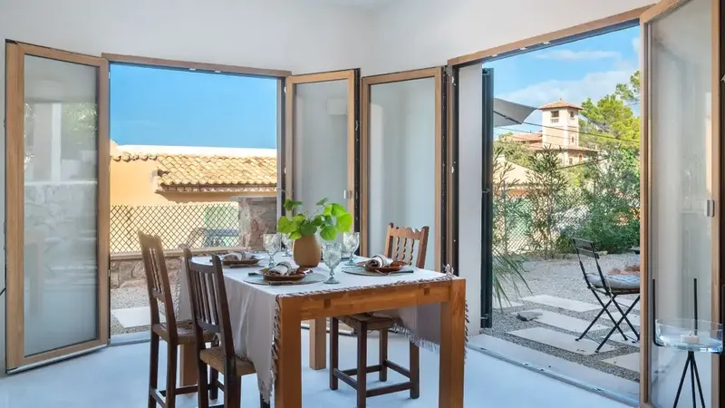 Spectacular recently renovated villa with sea views and pool — photo 12