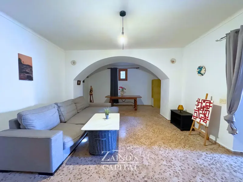 Mallorcan house with garage, patio and terrace in Petra — photo 11