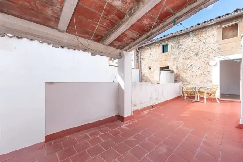 Charming Mallorcan village house for sale in Pollensa, located just a five-minute walk from the lively Plaza Mayor. — photo 5