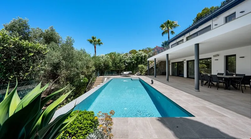 Contemporary coastal sanctuary with infinity pool and gym in Port d’Andratx — photo 10