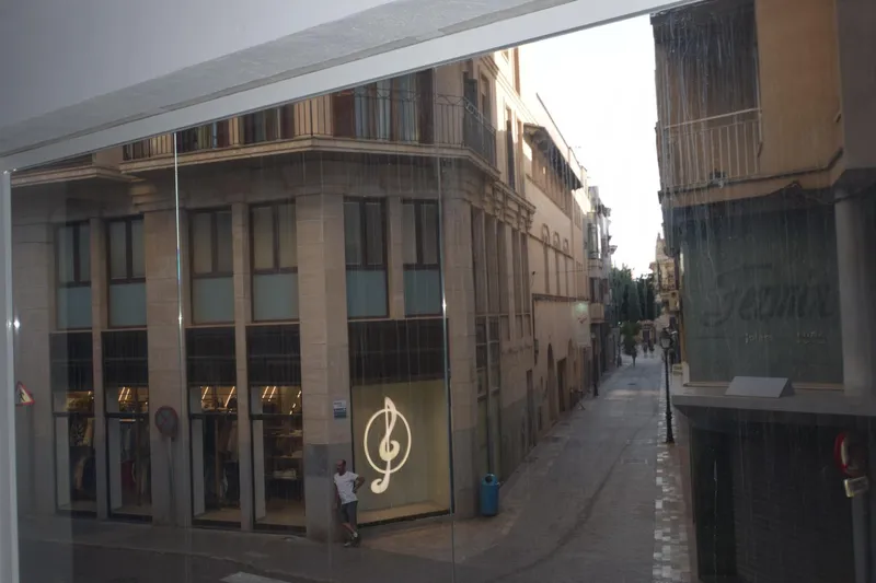 Commercial building in the heart of Manacor (Galerias Caldentey) — photo 10