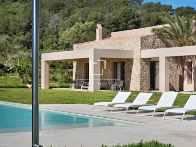 Country house of 460m² with 55m² terrace for sale in Capdepera — photo 4