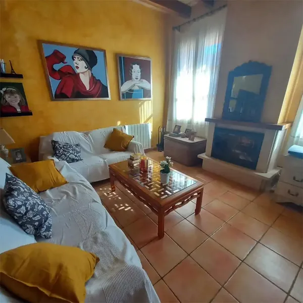 Located in the quiet and picturesque setting of Puigpunyent, this spacious chalet offers everything needed to enjoy life in the Serra de Tramuntana — photo 4