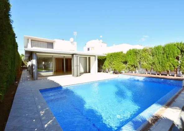 Detached house in Sa Ràpita — photo 1