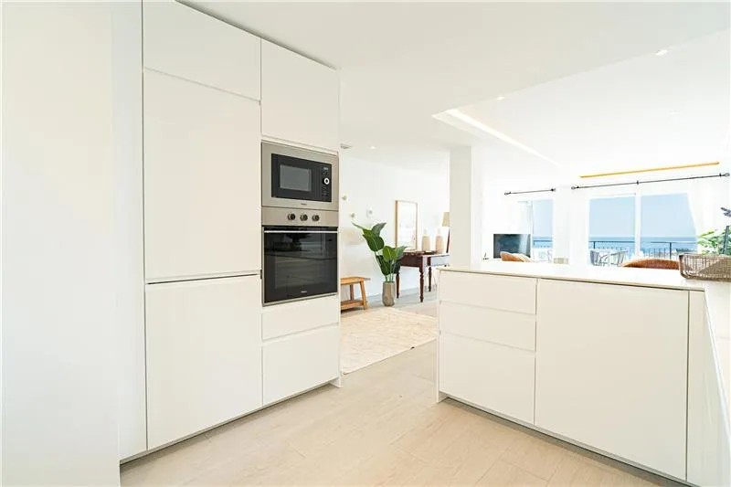 Fully renovated seafront apartment — photo 8
