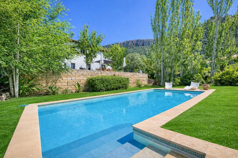 A secluded villa in Esporles, surrounded by the harmony of nature, space and authentic Mallorca — photo 3