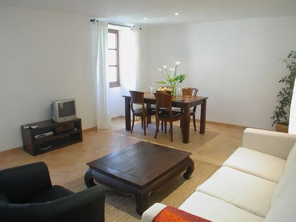 Charming apartment with patio in Deia — photo 1