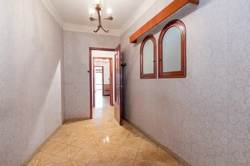 This wonderful six-bedroom house is for sale on one of the main shopping streets of Sóller, right next to the square — photo 10