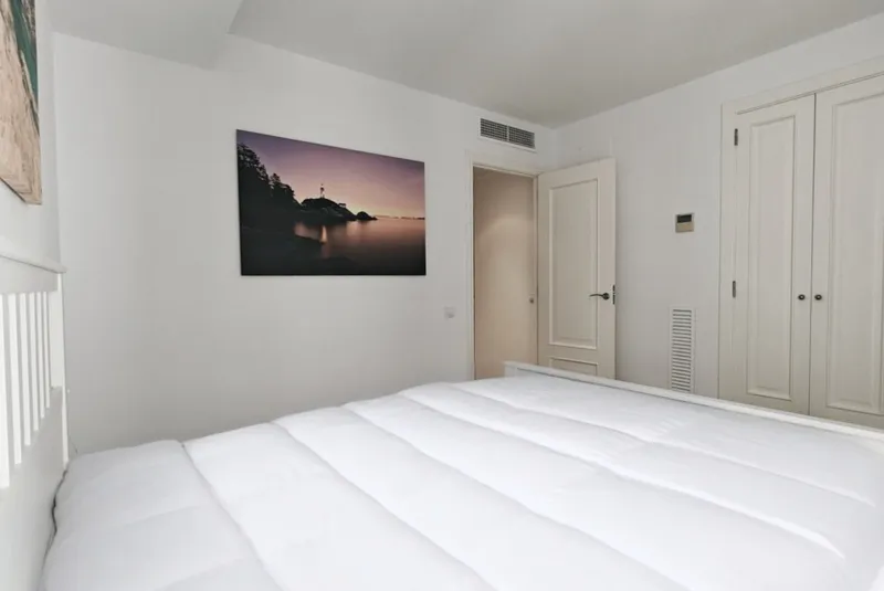Apartment in Santa Ponsa - Pool area with sun loungers — photo 8