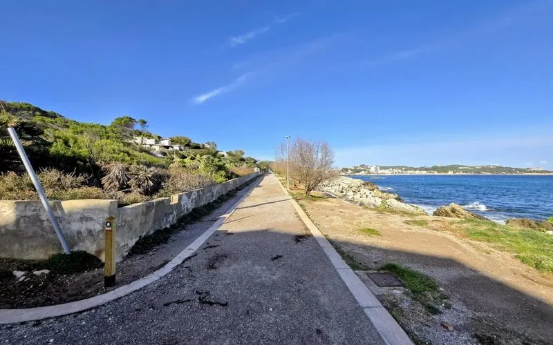 Exclusive property on the seafront — photo 12