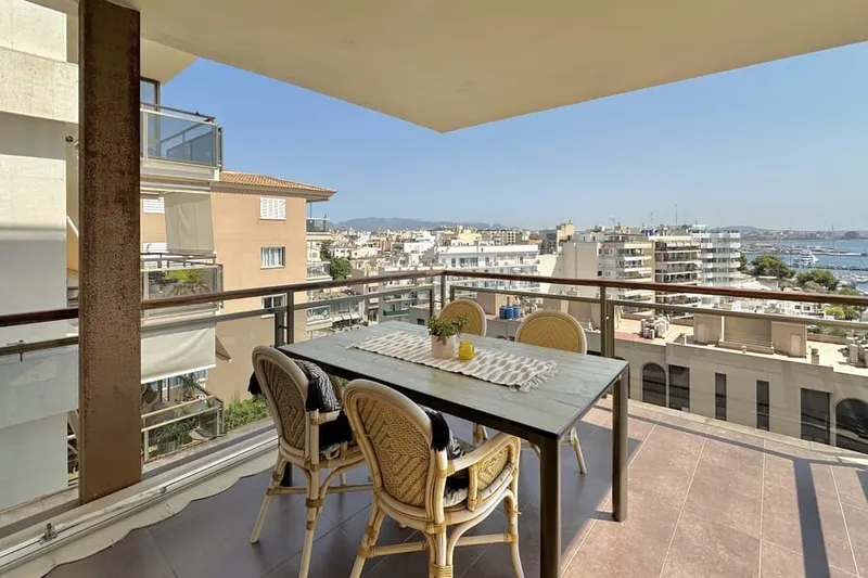 Spacious apartment with views and parking near Porto Pi — photo 2