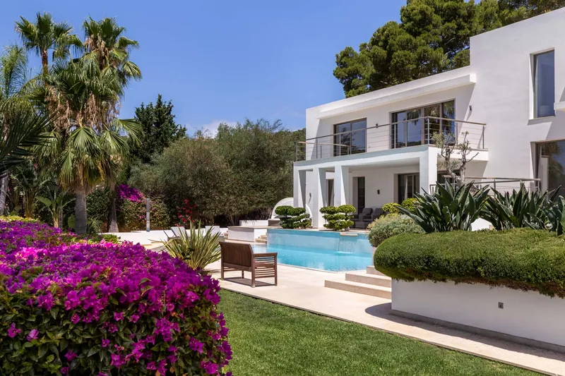 Elegant Luxury Villa for Sale in Son Vida — photo 1