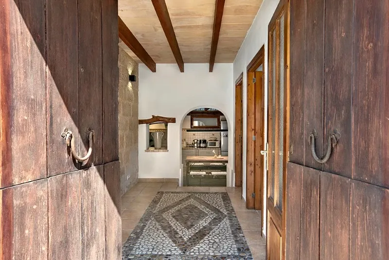 Charming village house in Marratxí with rooftop terrace, mountain views and traditional character — photo 1