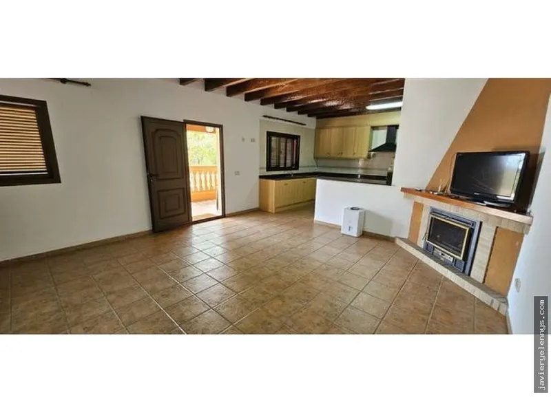 Rental of independent house or chalet on Calle de Can Puig — photo 8