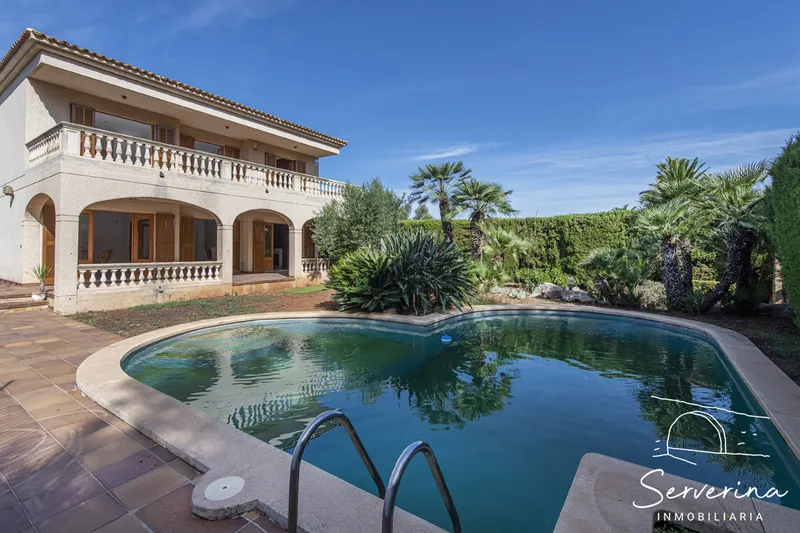 Impressive luxury villa in Cala Bona: tranquility, comfort and exclusivity — photo 2