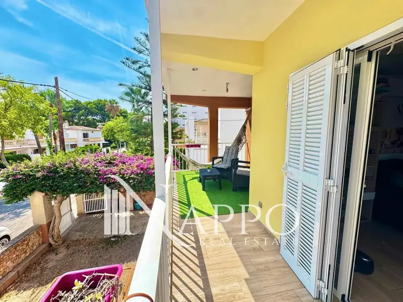 NAPPO Real Estate presents this magnificent free-roof home in Playa de Palma, just 200 meters from the sea. Located in a — photo 3
