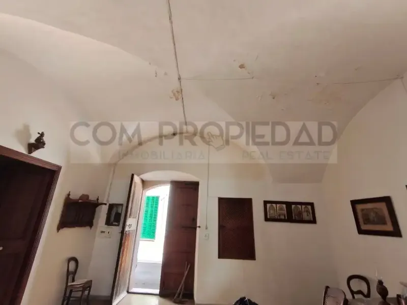 Village house with a cadastral age of 1840. It is a traditional Mallorcan house, in need of renovation, which — photo 7