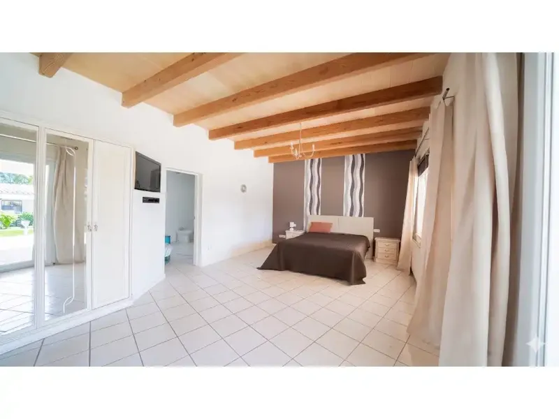 Discover this spectacular luxury finca with guest house in Llucmajor, located in one of the quietest and most authentic areas of the south — photo 10