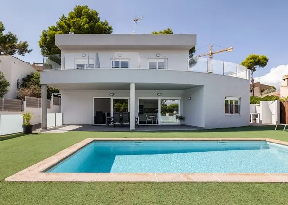 Detached house in Avenida dels Pins, El Toro, Calvià — photo 1