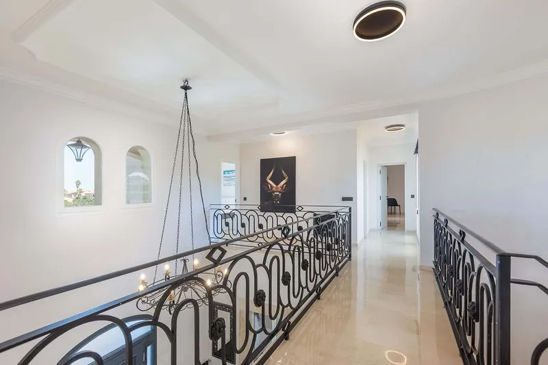 Elegant renovated villa in exclusive location near Palma — photo 10