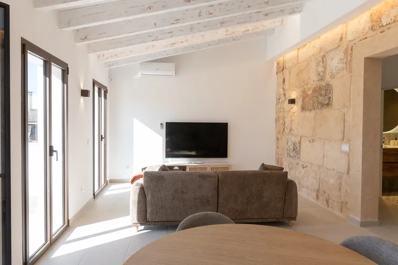 Seasonal rental apartment in Petra, loft style and designer furniture — photo 6