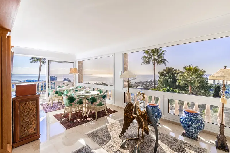 This exclusive property in Genoa impresses with its stunning views of the entire Bay of Palma and offers great privacy, although it b — photo 2