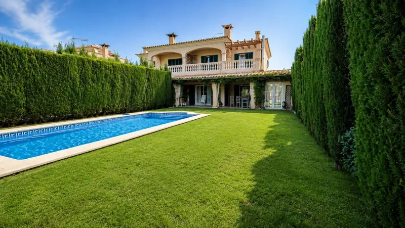228m² semi-detached house with 4 bedrooms, garden and pool for sale — photo 2