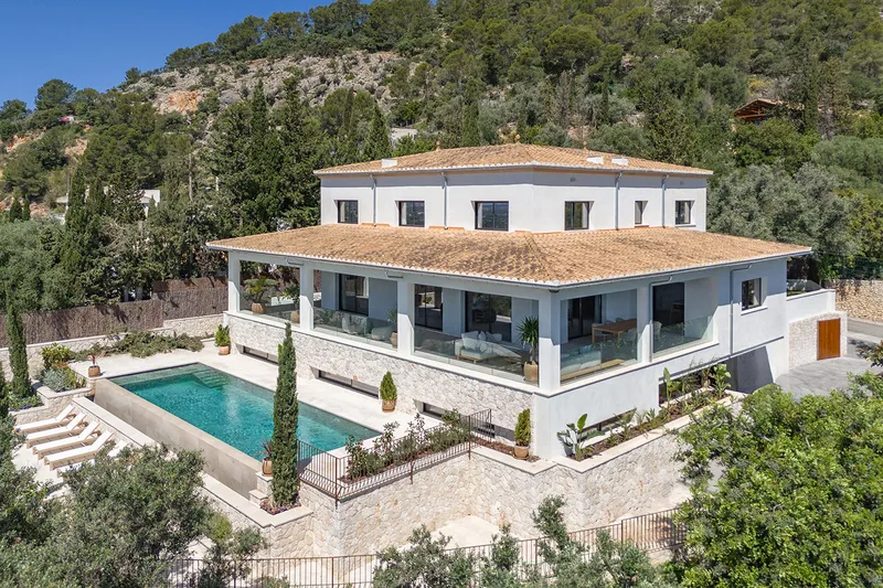 High-quality villa in a dream location at the foot of the Tramuntana mountains — photo 1