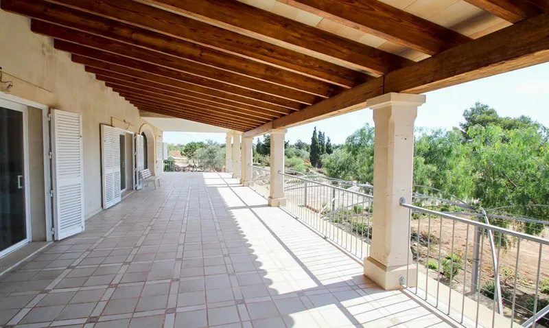 Mansion by the sea to renovate in Cala Llombards — photo 5