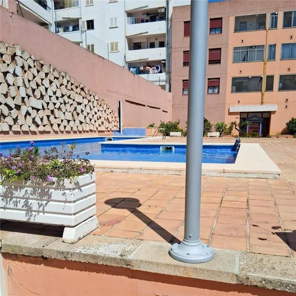 Apartment in a residential complex with a communal pool, — photo 1