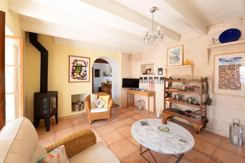 Discover this spacious and cozy country house located on the outskirts of Sineu, ideal for those seeking peace and well-being. — photo 7