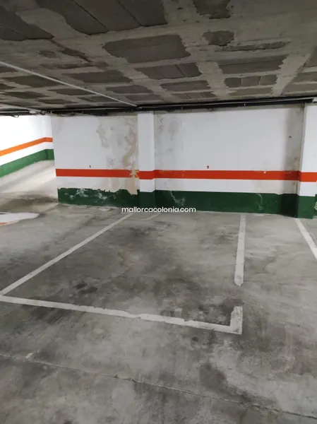Garage / Parking in Colònia... — photo 2