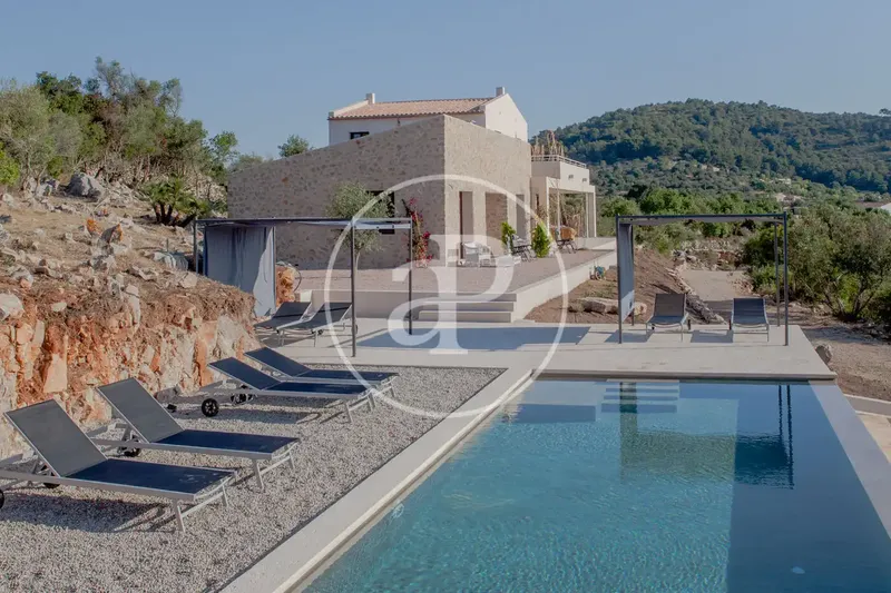 House for sale with sea views in an area near Artà — photo 1