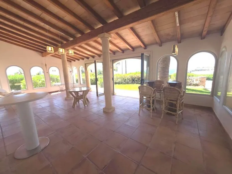 Villa with 5 bedrooms, 4 bathrooms, terrace and sea views for sale — photo 4