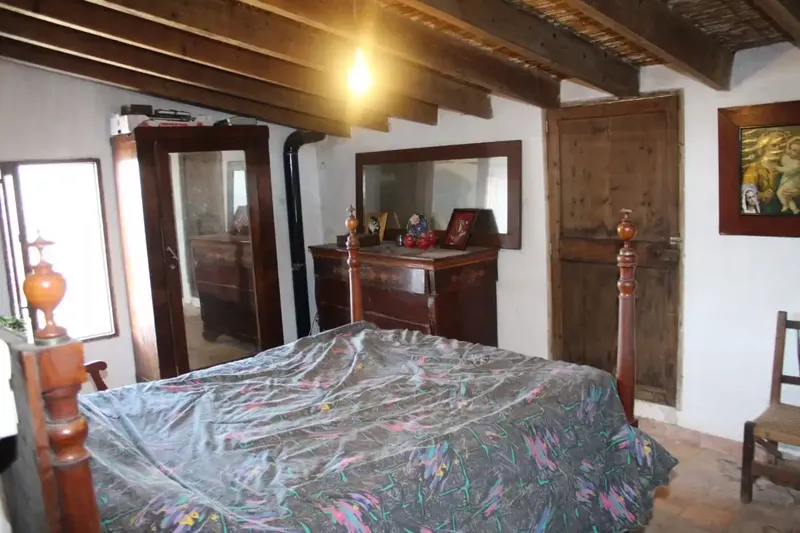 An old stone house with so much land sounds incredible! — photo 11