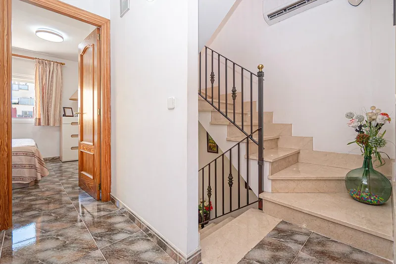 Four-storey detached house with garage and magnificent terrace in Camp d'en Serralta, Palma — photo 10
